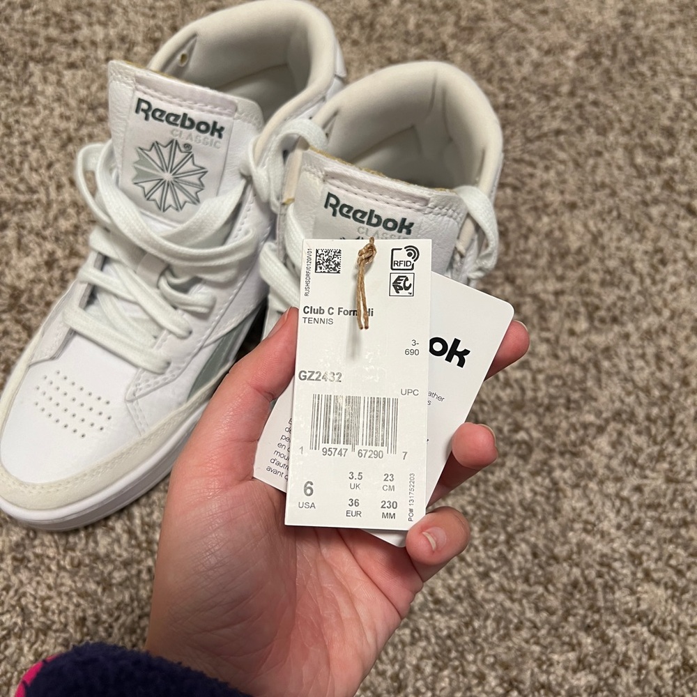 Reebok White and Mint Sneakers - Picture 6 of 6